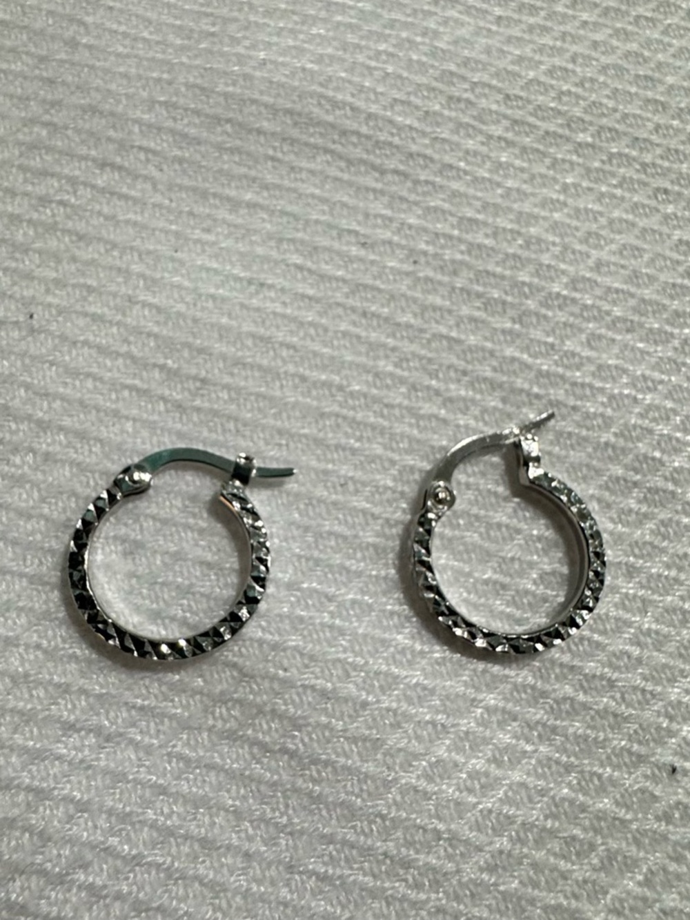 14k White Gold Textured Hoop Earrings